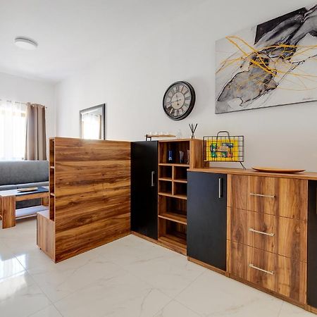 Idyllic Apartment Steps From The Promenade Sliema Bagian luar foto