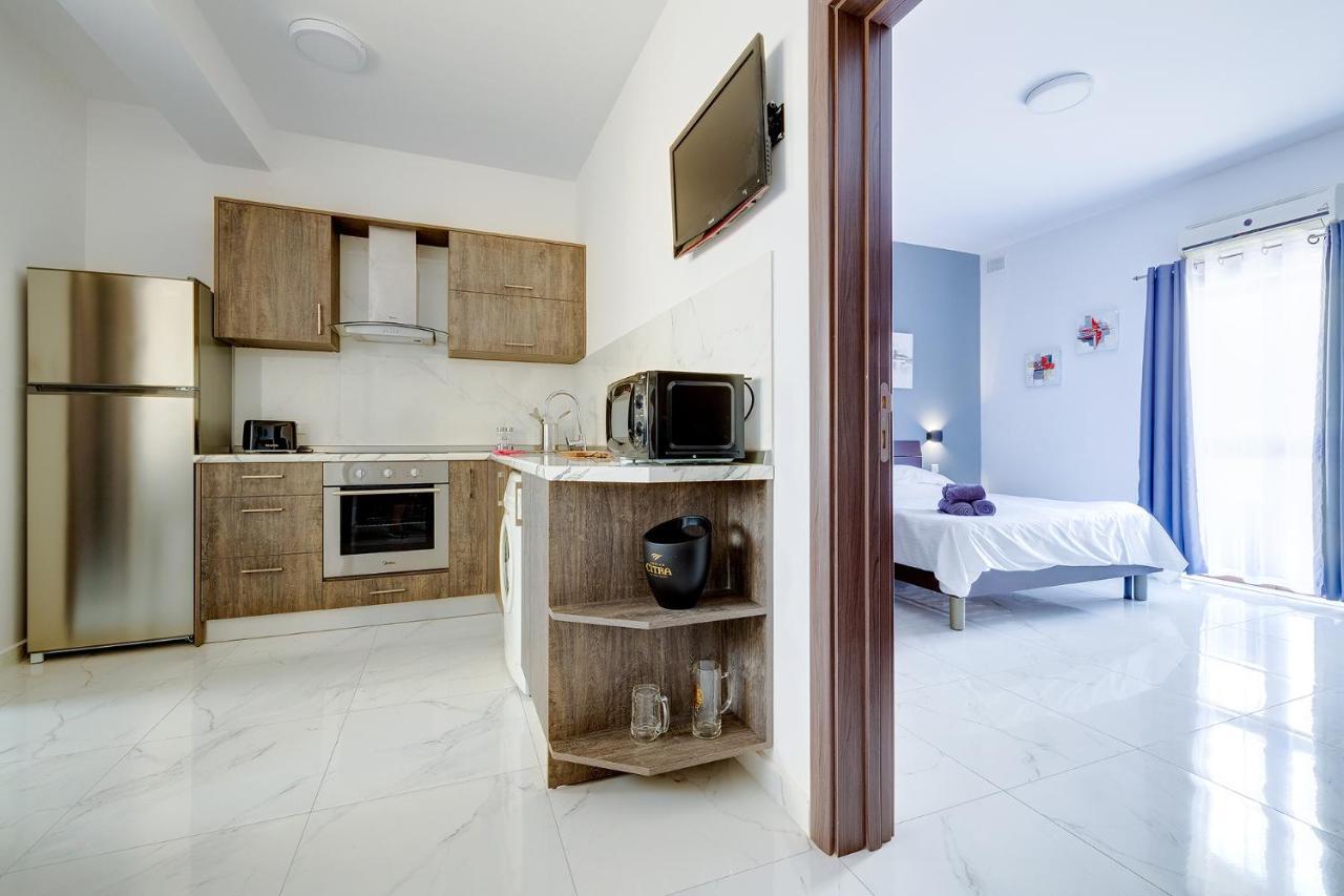 Idyllic Apartment Steps From The Promenade Sliema Bagian luar foto