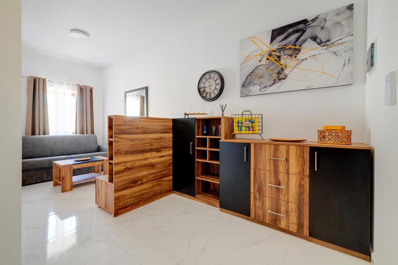 Idyllic Apartment Steps From The Promenade Sliema Bagian luar foto