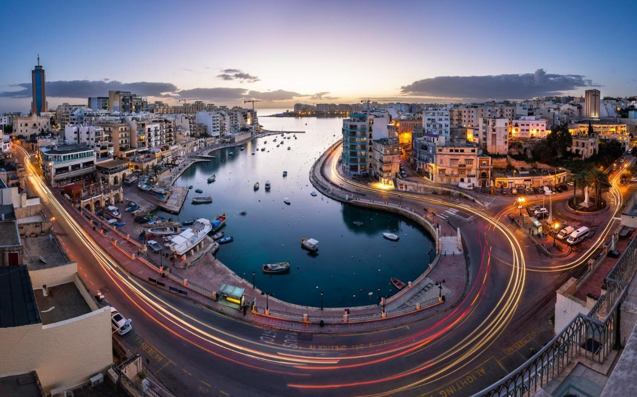 Idyllic Apartment Steps From The Promenade Sliema Bagian luar foto