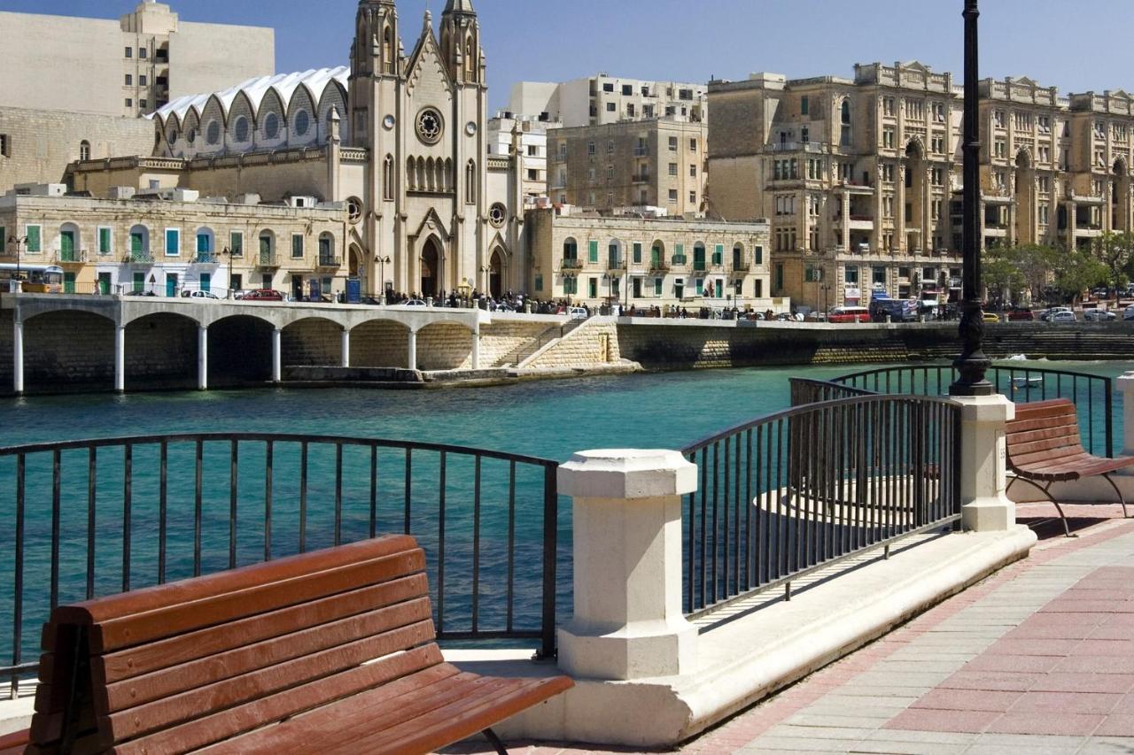 Idyllic Apartment Steps From The Promenade Sliema Bagian luar foto